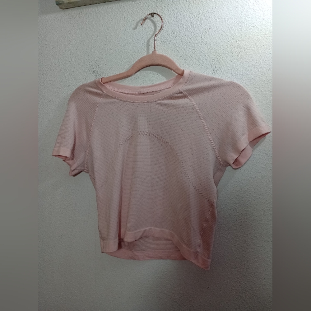 lululemon athletica Light Pink Crop Top - Picture 3 of 4